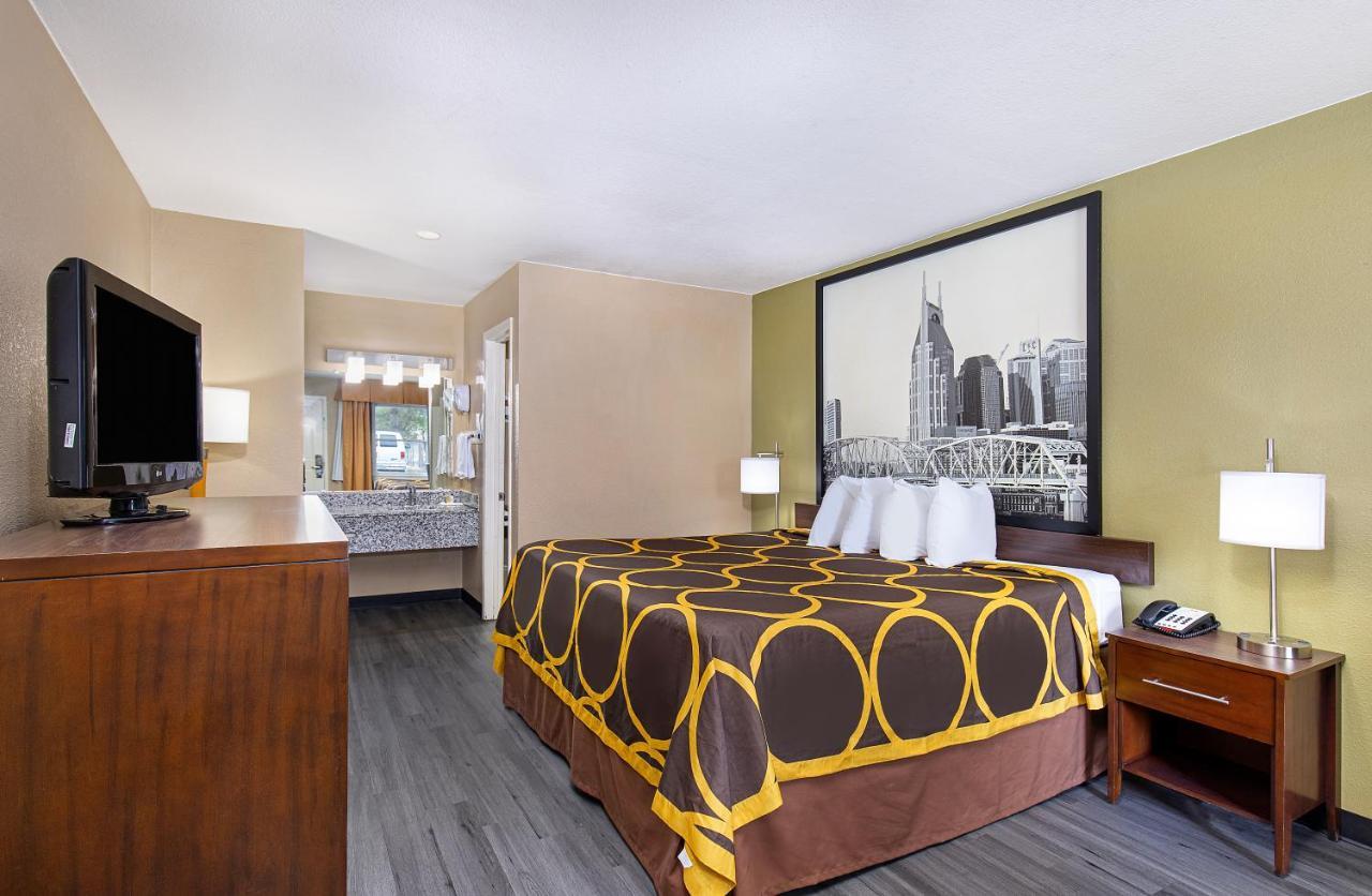 Super 8 By Wyndham Nashville West Exterior photo